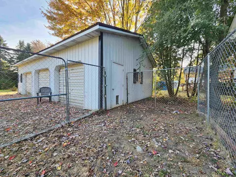 Exterior - 724 E North, Ithaca, MI 48847 photo 4 of 6
