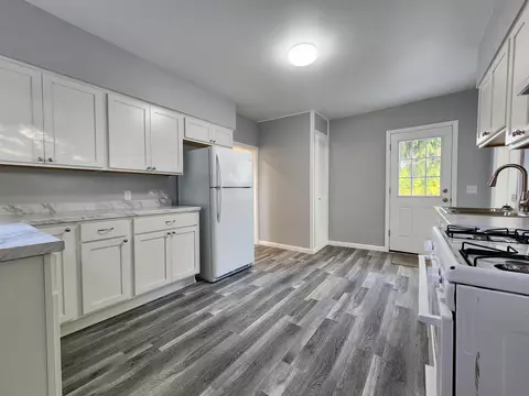 Kitchen - 724 E North, Ithaca, MI 48847 photo 2 of 3