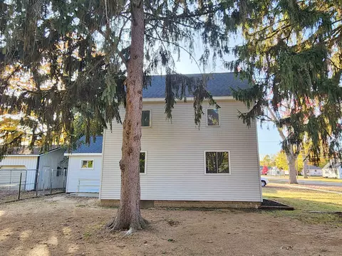 Exterior - 724 E North, Ithaca, MI 48847 photo 2 of 6