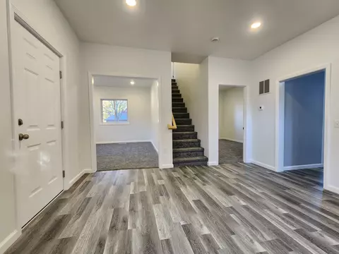 Entry Way - 724 E North, Ithaca, MI 48847 photo 1 of 3