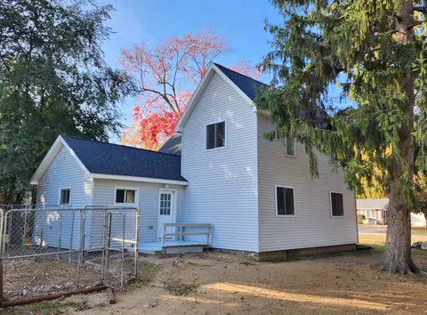 Exterior - 724 E North, Ithaca, MI 48847 photo 3 of 6