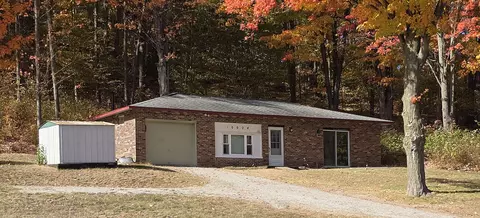 10024 E Lakeview, Traverse City, MI 49684