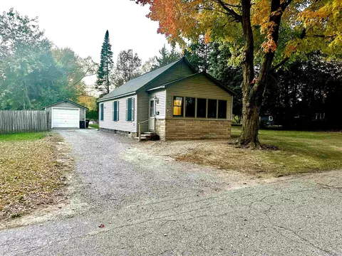 509 N Seaman, Saint Louis, MI 48880