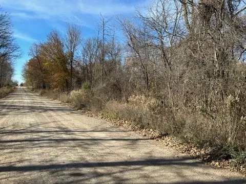 7577 E Beal City, Mount Pleasant, MI 48858