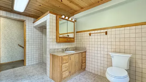 Bath - 580 E 32, Boon, MI 49618 photo 1 of 4