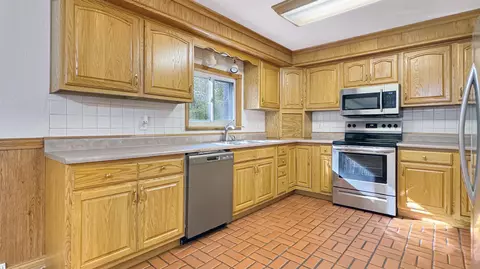 Kitchen - 580 E 32, Boon, MI 49618 photo 2 of 4