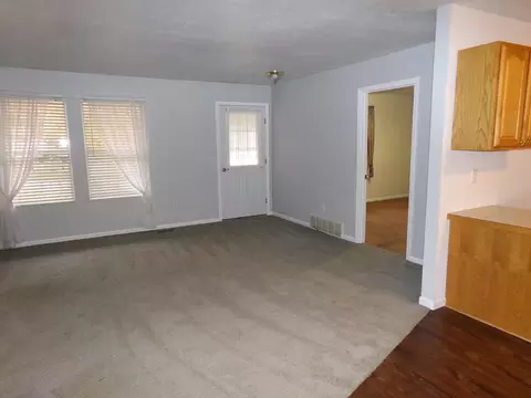 Living - 8727 Arbutus, Farwell, MI 48622 photo 3 of 5