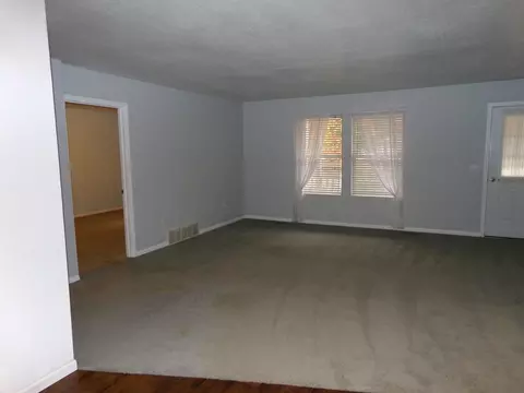 Living - 8727 Arbutus, Farwell, MI 48622 photo 2 of 5