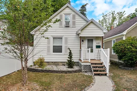 628 W Tenth, Traverse City, MI 49684