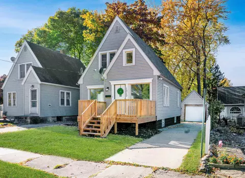 1313 N Jenison, Lansing, MI 48915