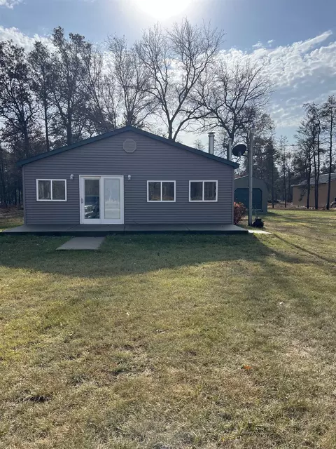 10490 Hunter Lk, Roscommon, MI 48653