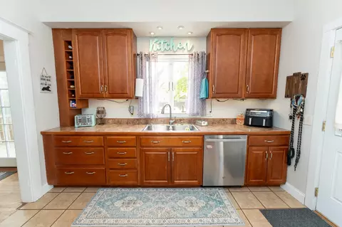 Kitchen - 402 E High, Mount Pleasant, MI 48858 photo 1 of 4