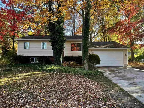 764 George, Traverse City, MI 49686