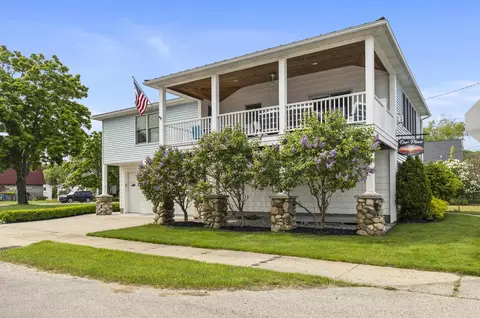 Exterior - 87 S S Ctr, Beulah, MI 49617 photo 1 of 13