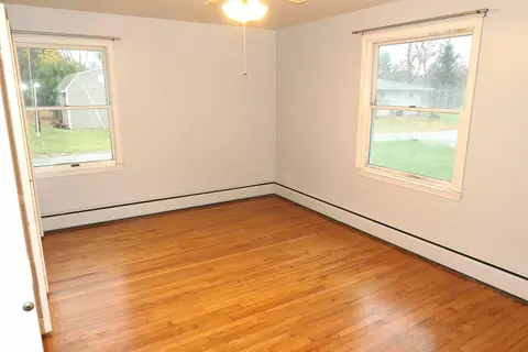 Bedroom - 1567 Howard City Edmore, Edmore, MI 48829 photo 5 of 6
