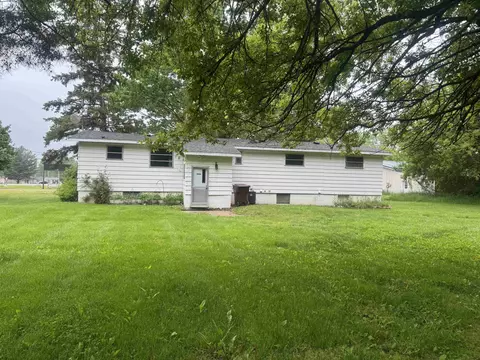 1684 W Monroe, Saint Louis, MI 48880