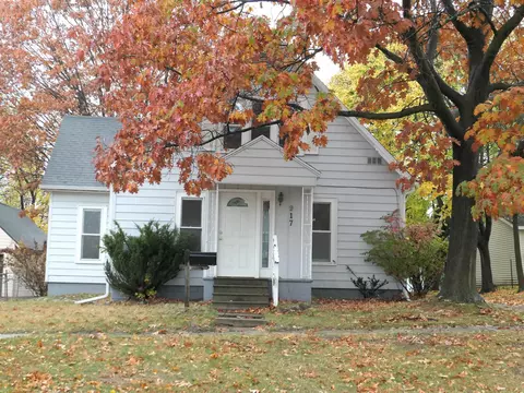 917 River, Alma, MI 48801