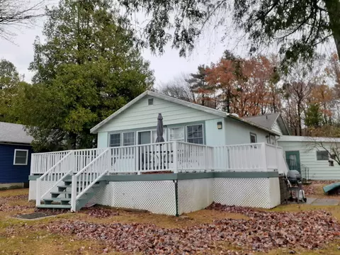 809 Rainbow, East Tawas, MI 48730