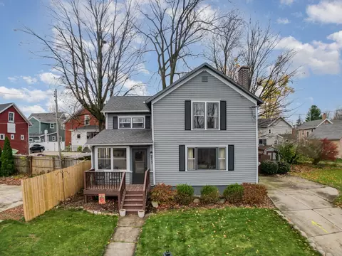 213 W W Riv, Grand Ledge, MI 48837