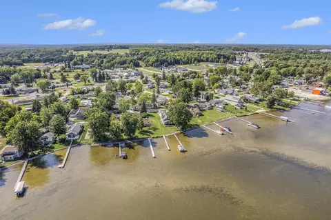 109 Walter, Houghton Lake, MI 48629