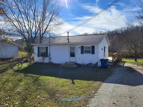 10927 Cedar, Honor, MI 49640