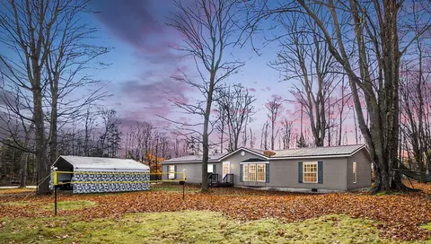 3319 N West Bay Shr, Suttons Bay, MI 49682