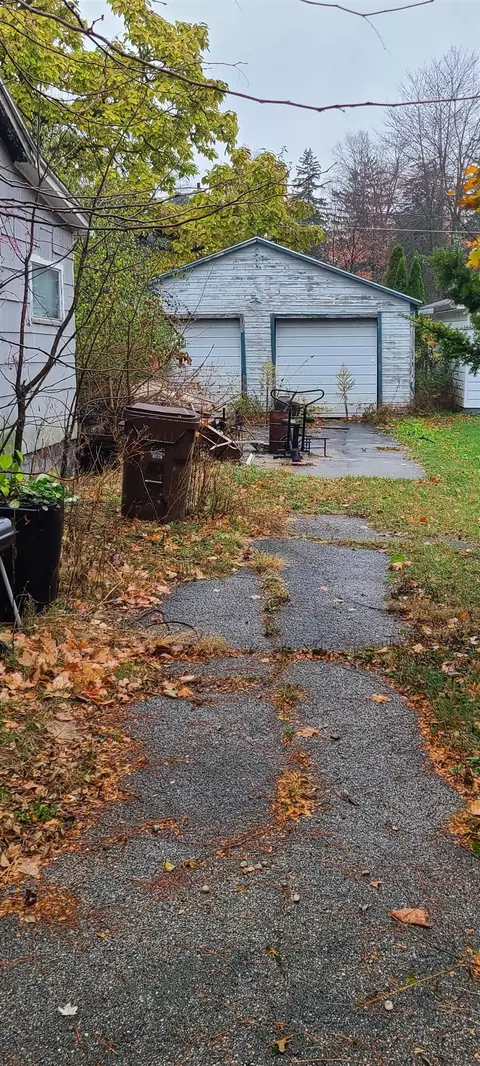 Exterior - 303 Elm #LOT : 6, Ithaca, MI 48847 photo 3 of 3