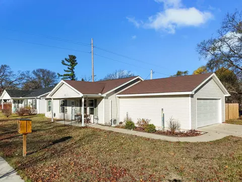 811 Centre, Traverse City, MI 49686