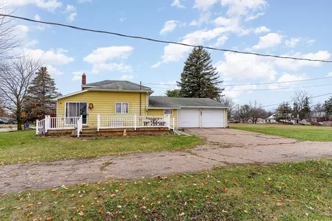 525 E Smith, Crystal, MI 48818