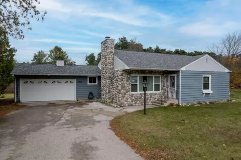 1229 S West Bayshore, Suttons Bay, MI 49682