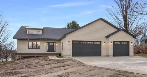 4850 Ridge Crst, Williamsburg, MI 49690