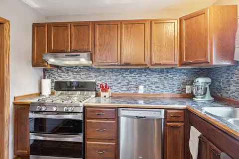 Kitchen - 325 E North, Ithaca, MI 48847 photo 2 of 4