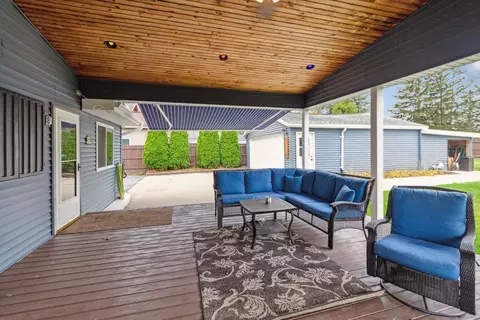 Exterior - 325 E North, Ithaca, MI 48847 photo 5 of 9