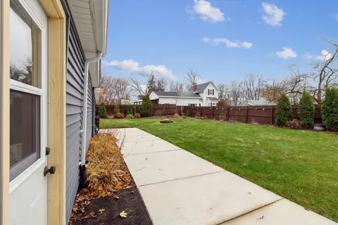 Exterior - 325 E North, Ithaca, MI 48847 photo 6 of 9
