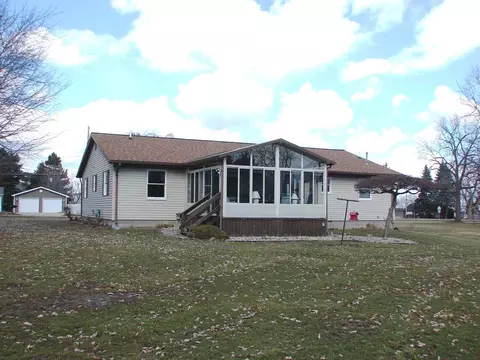 610 E Arcada, Ithaca, MI 48847 photo 4