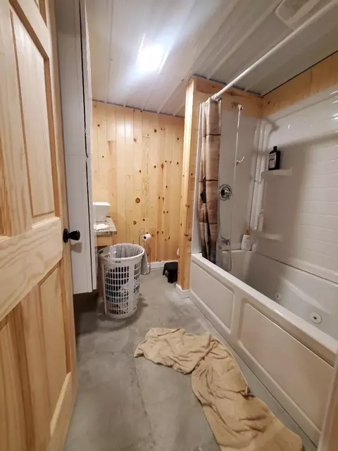 Bath - 113 E Clay, Ithaca, MI 48847 photo 2 of 2