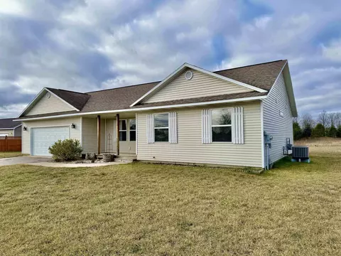 8432 King Arthurs, Kingsley, MI 49649