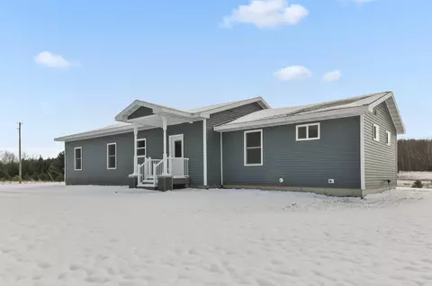 11103 E 4 12 Mile, Luther, MI 49656