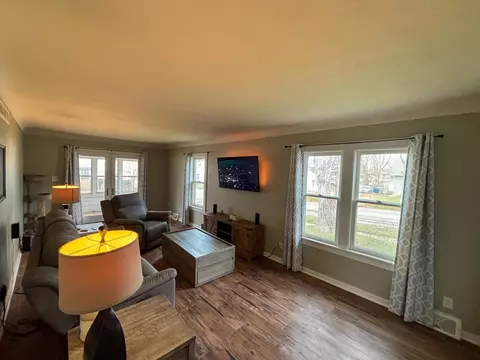 Living - 103 Maple, Parchment, MI 49004 photo 2 of 2