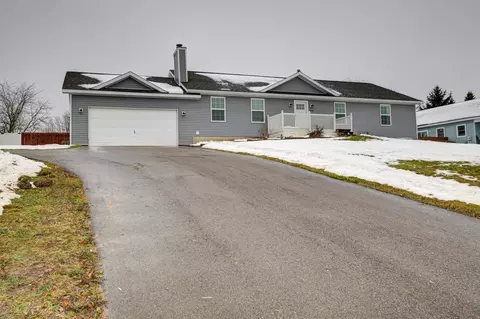 948 Cherry Rdg, Traverse City, MI 49696