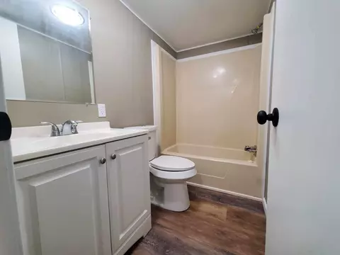 Bath - 525 W Gilson, Edmore, MI 48829 photo 4 of 4
