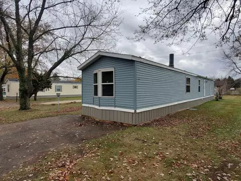 Exterior - 525 W Gilson, Edmore, MI 48829 photo 3 of 3