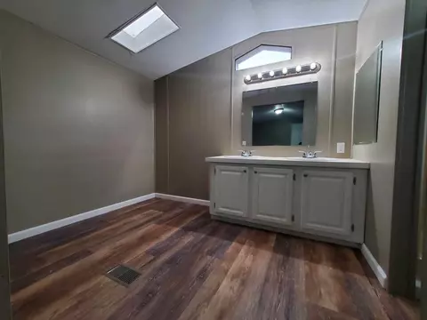 Bath - 525 W Gilson, Edmore, MI 48829 photo 1 of 4