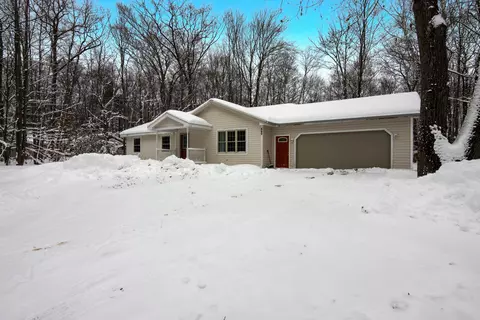 860 Reads, Traverse City, MI 49684