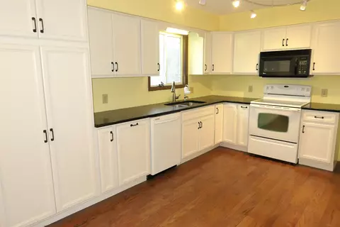 1608 Linksview, Gladwin, MI 48624 photo 3