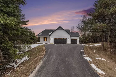817 Black Hl, Traverse City, MI 49696