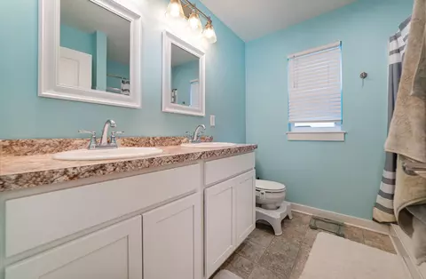 Bath - 178 Jade, Alma, MI 48801 photo 1 of 2