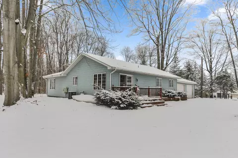 6431 W W Cir, Lake City, MI 49651