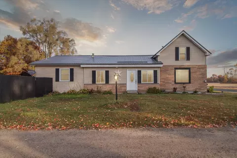10678 Cedar, Sumner, MI 48889