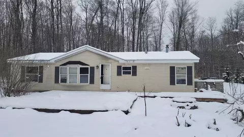 20527 Fewins, Interlochen, MI 49643
